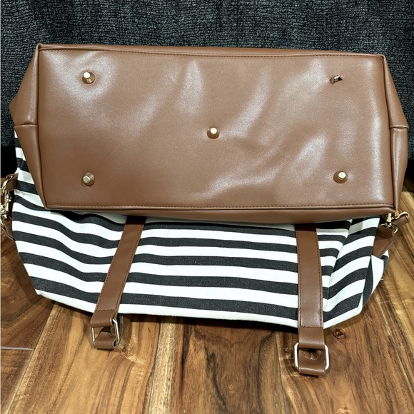 True Born charcoal and white striped canvas duffle bag / gym bag / carry-on. - Picture 4 of 10